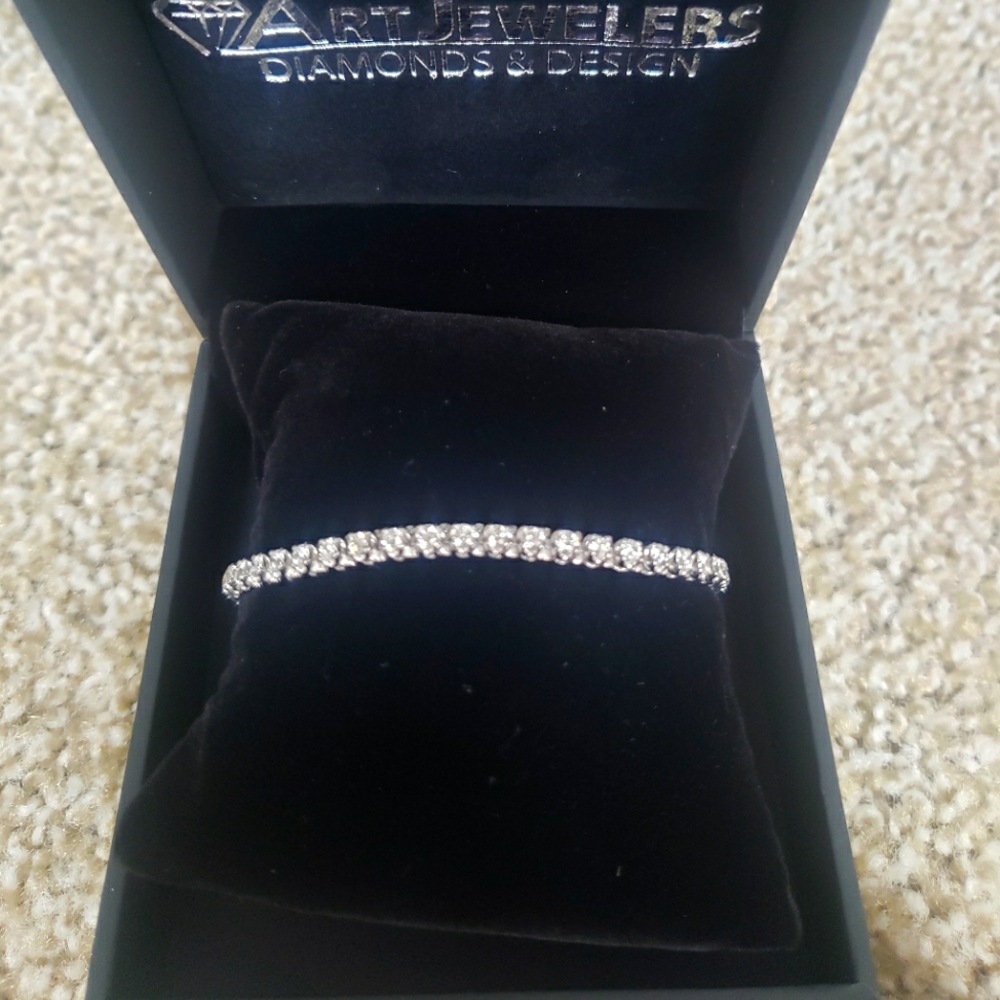 Tennis bracelet 14k 2.5carat